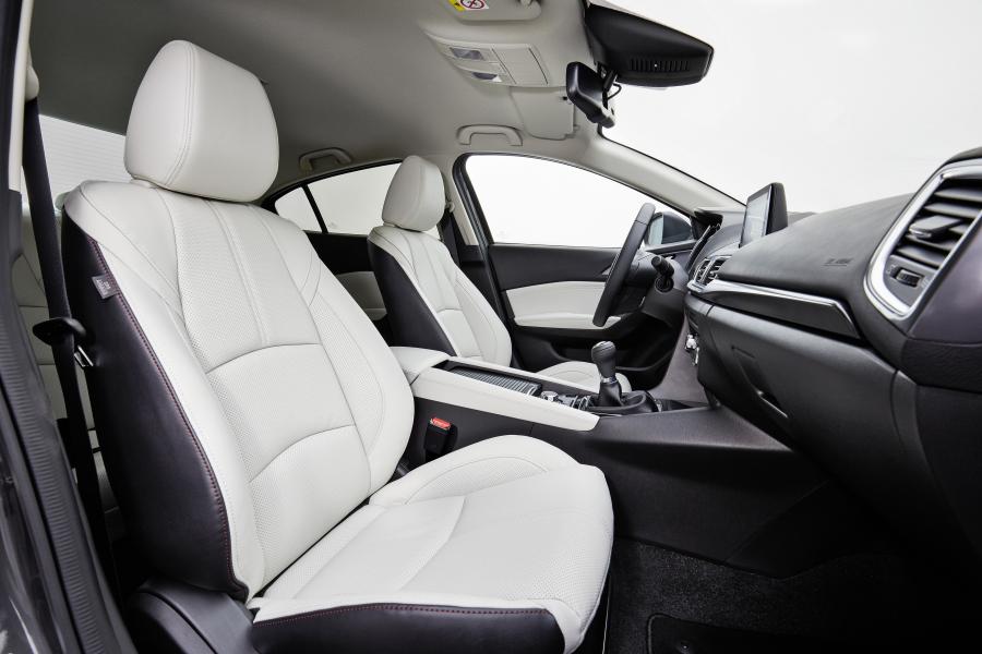 Интерьер Mazda3 Sedan 2016 года  (WW) (фото 5 из 37)